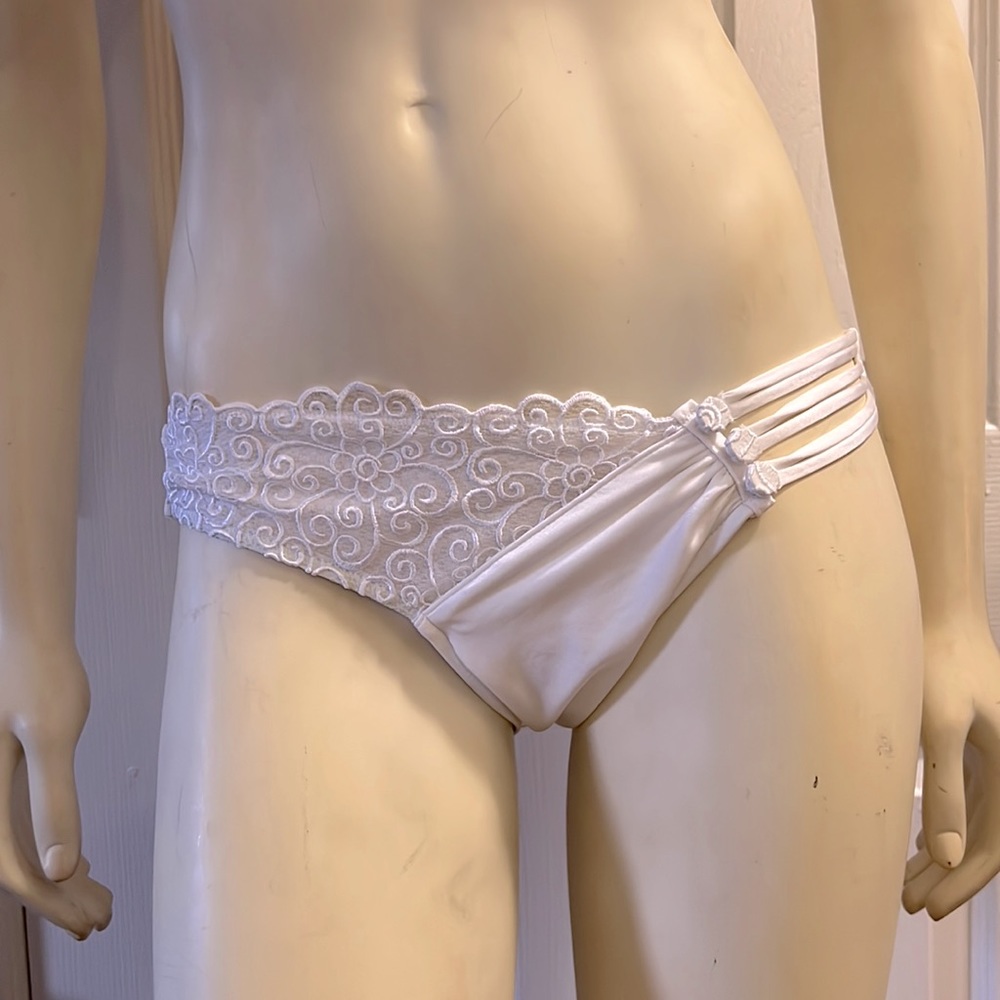 Beach Bunny swimwear
